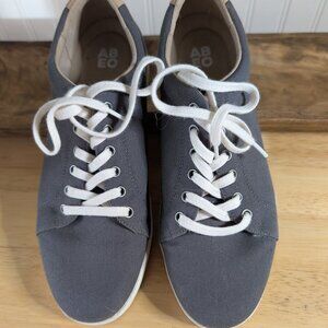 NWOT ABEO Addie Lace-Up Shoe Size 9.5